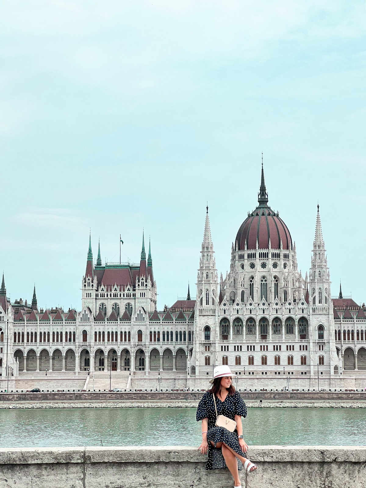 View Budapest parliament 1200x1600